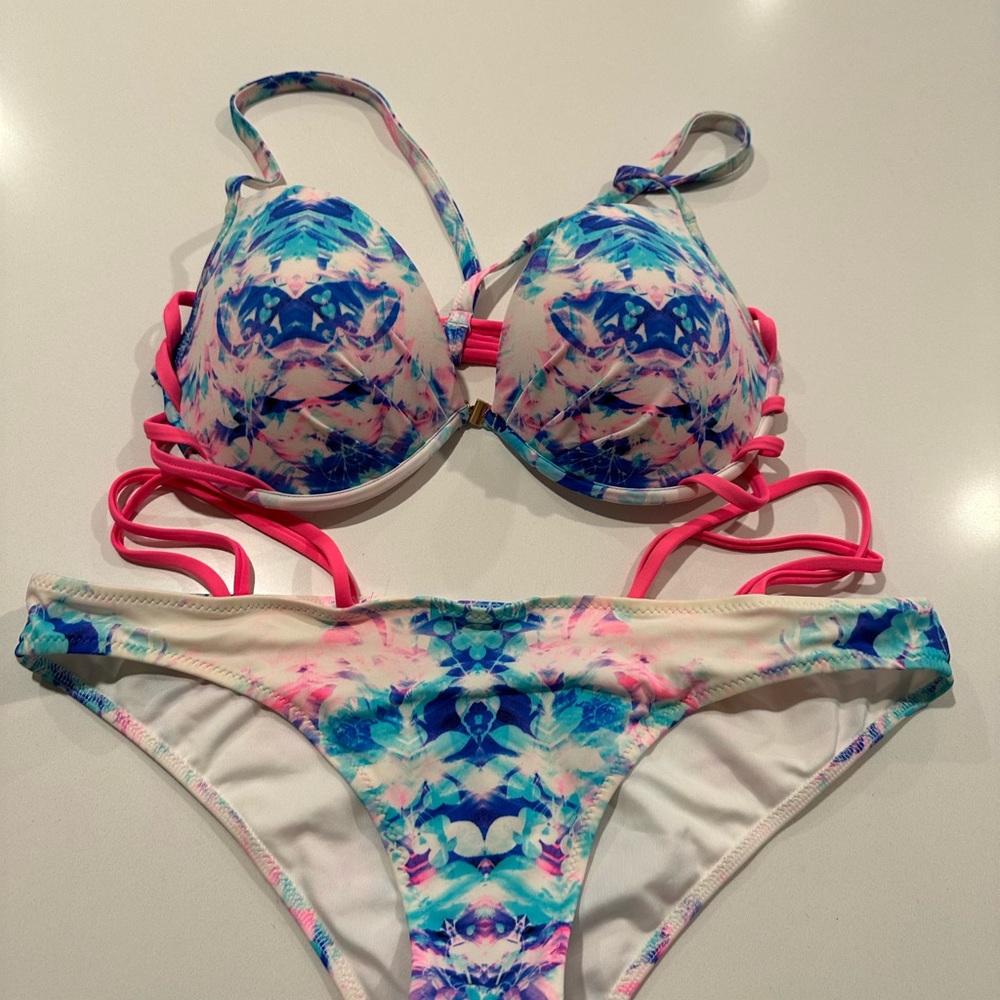34D Victoria’s Secret The Fabulous Bikini Top and Medium Knockout Bikini Bottoms